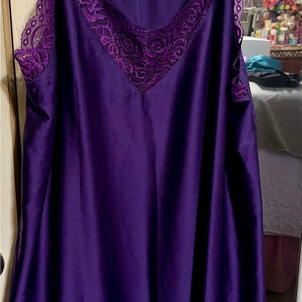 Elegant set of 2 -Purple Lace & green lace nightgown.